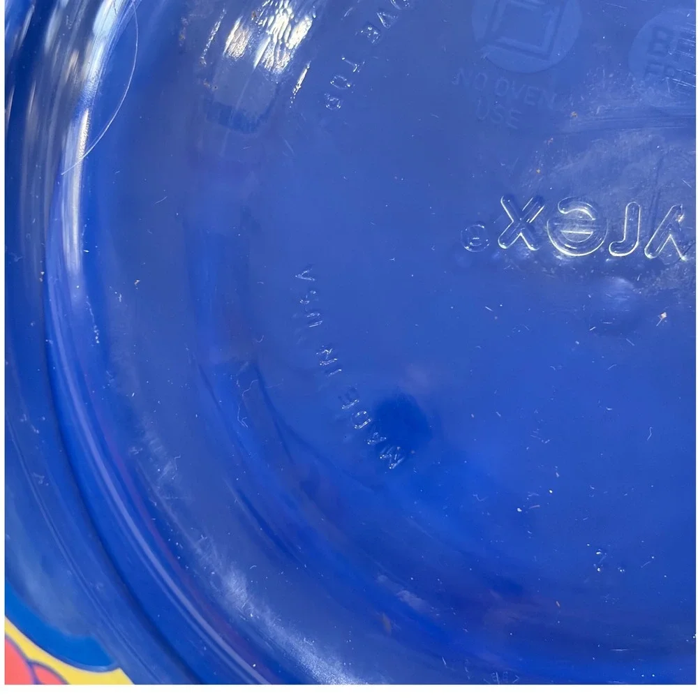 Pyrex Hello Kitty Rainbow Glass Food Storage Container Blue Lid 6in 4-Cup Sanrio